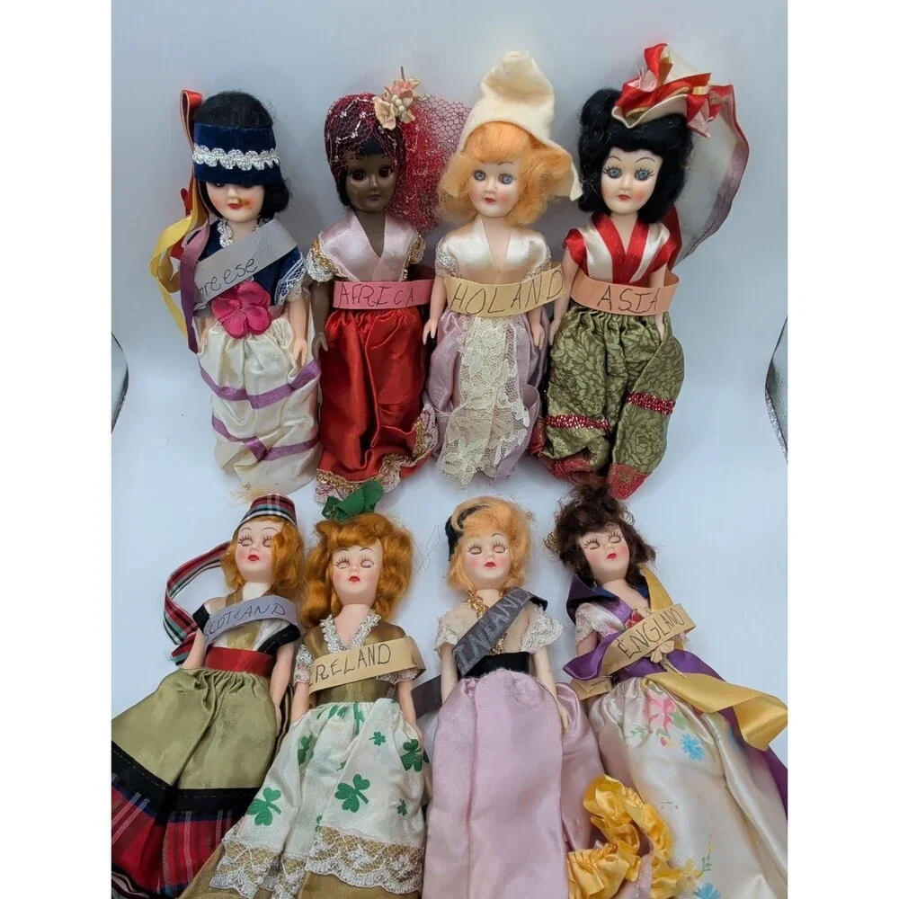 Dolls World this lot